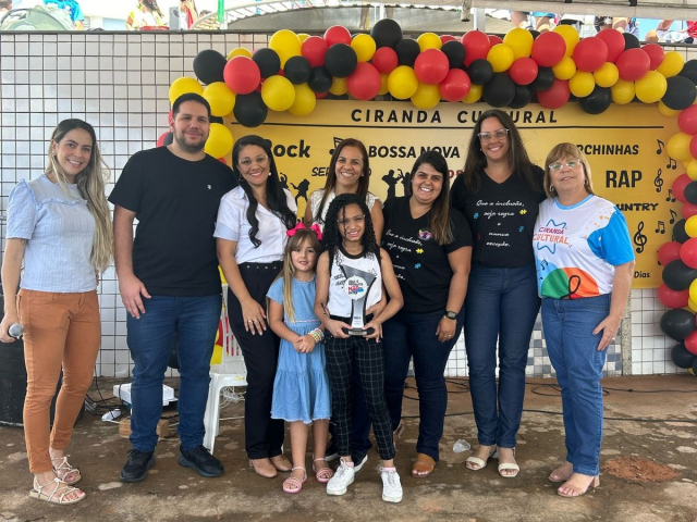 25.04.2024-Muriaé-combate ao Aedes - recilagem nas escolas 3