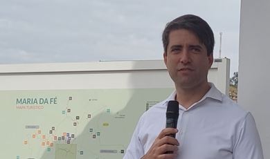 Secretário de Estado de Saúde Fábio Baccheretti em Maria da Fé - Foto: Antônio Cotta
